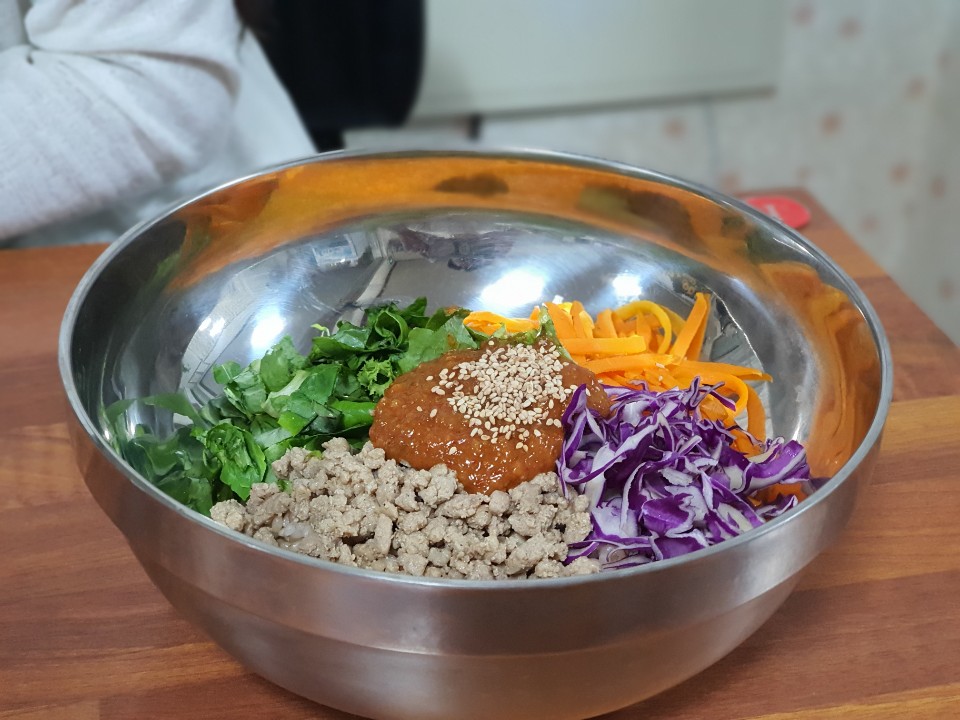 부엉이식당-보리비빔밥