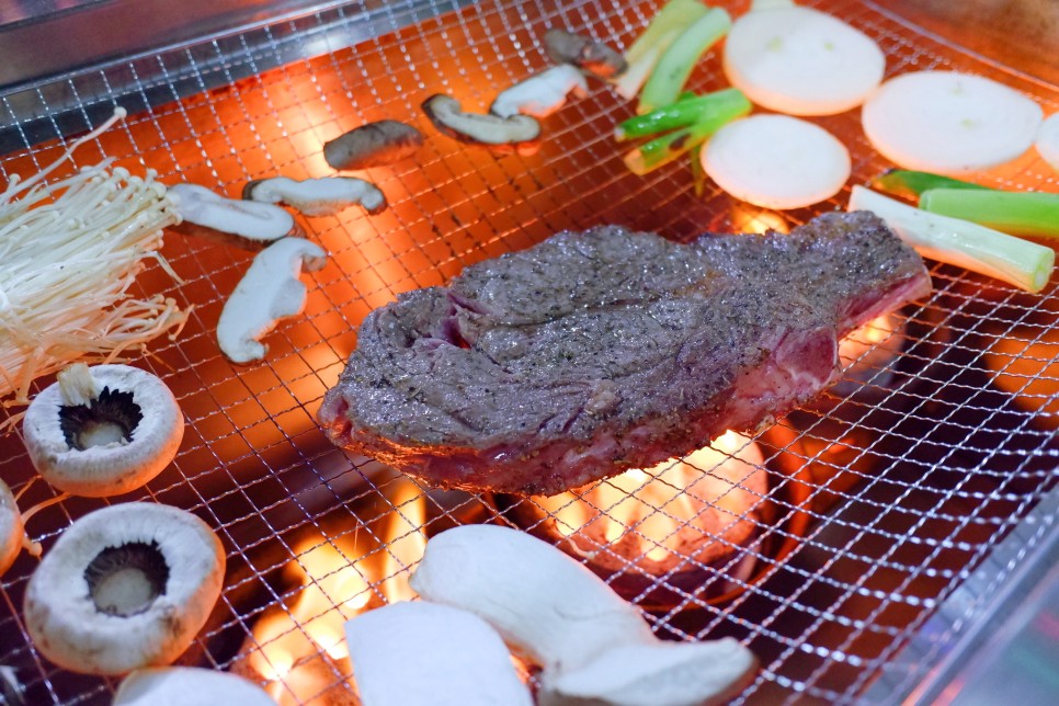 숯불에 구워도 맛있는 또마호크 스테이크 구이 19