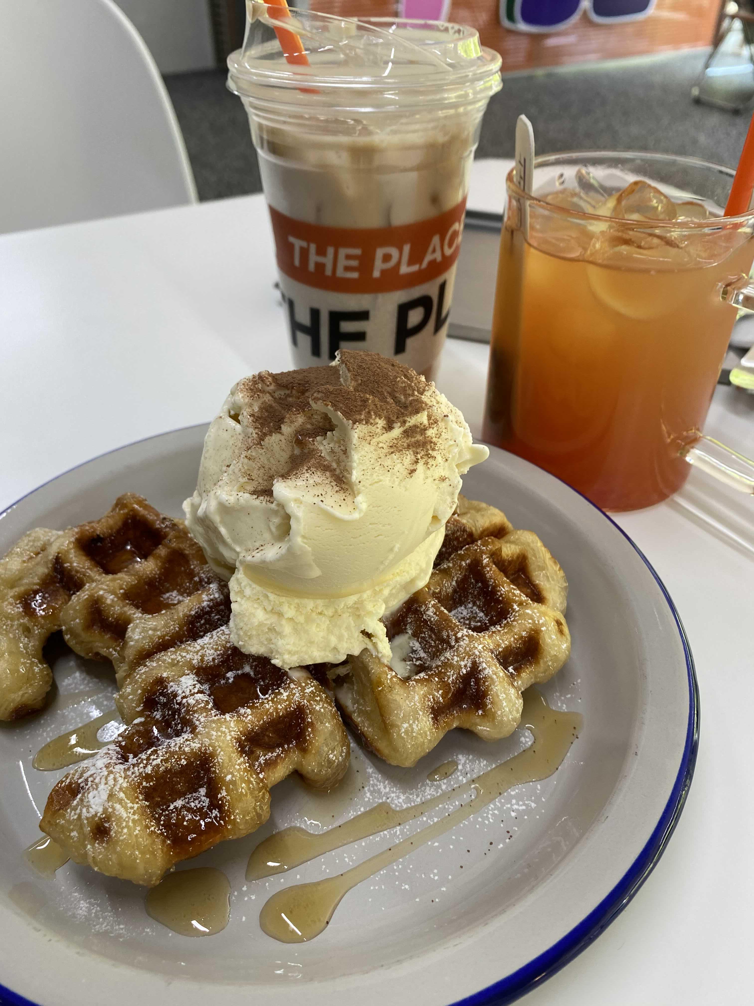  범계역 카페, 크로플 맛집 : 더플레이스카페