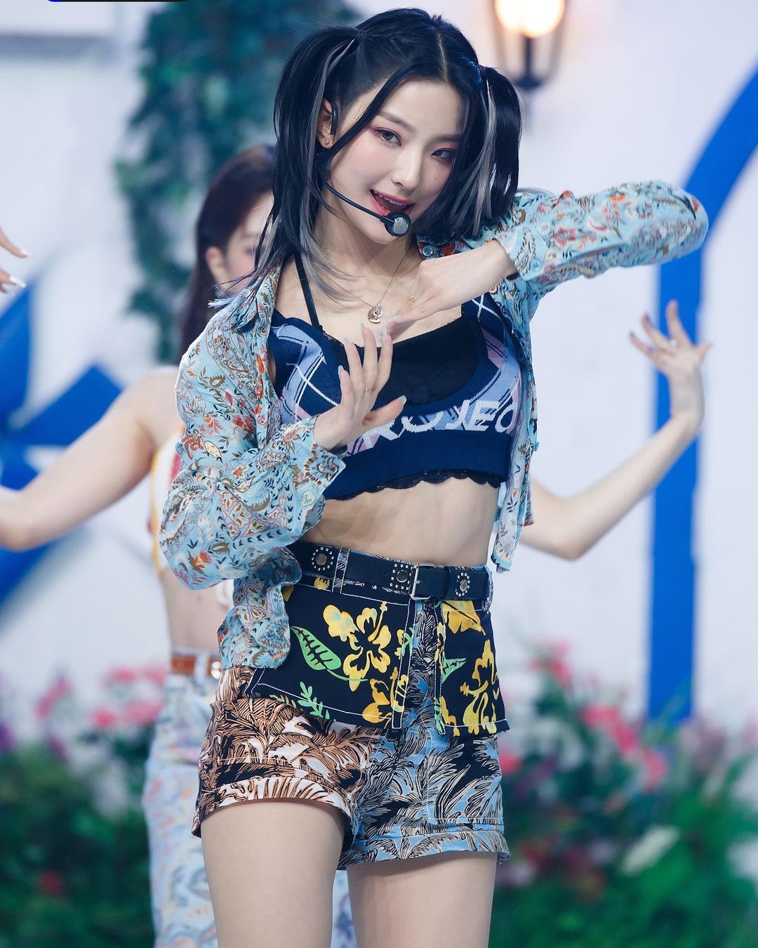  프로미스나인 이새롬 “WE GO” Comeback Stage - Mcountdown