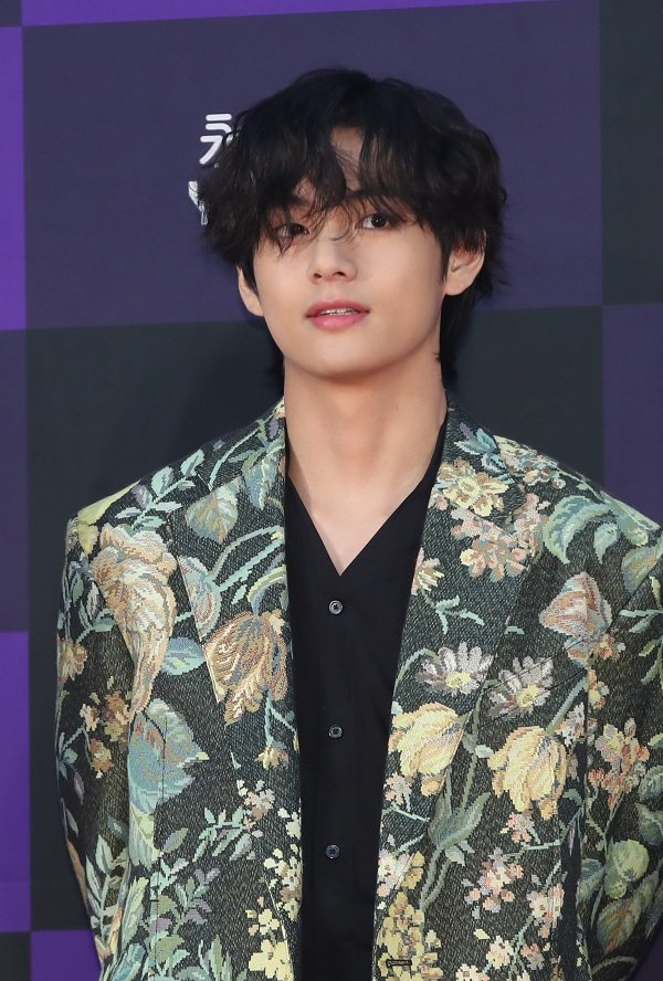  BTS 뷔 솔로곡에 英 매체 극찬