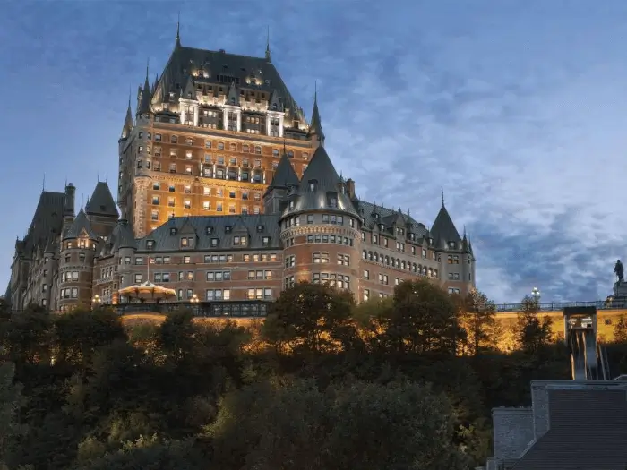 페어몬트 르 샤토 프론티낙 Fairmont Le Chateau Fontenac