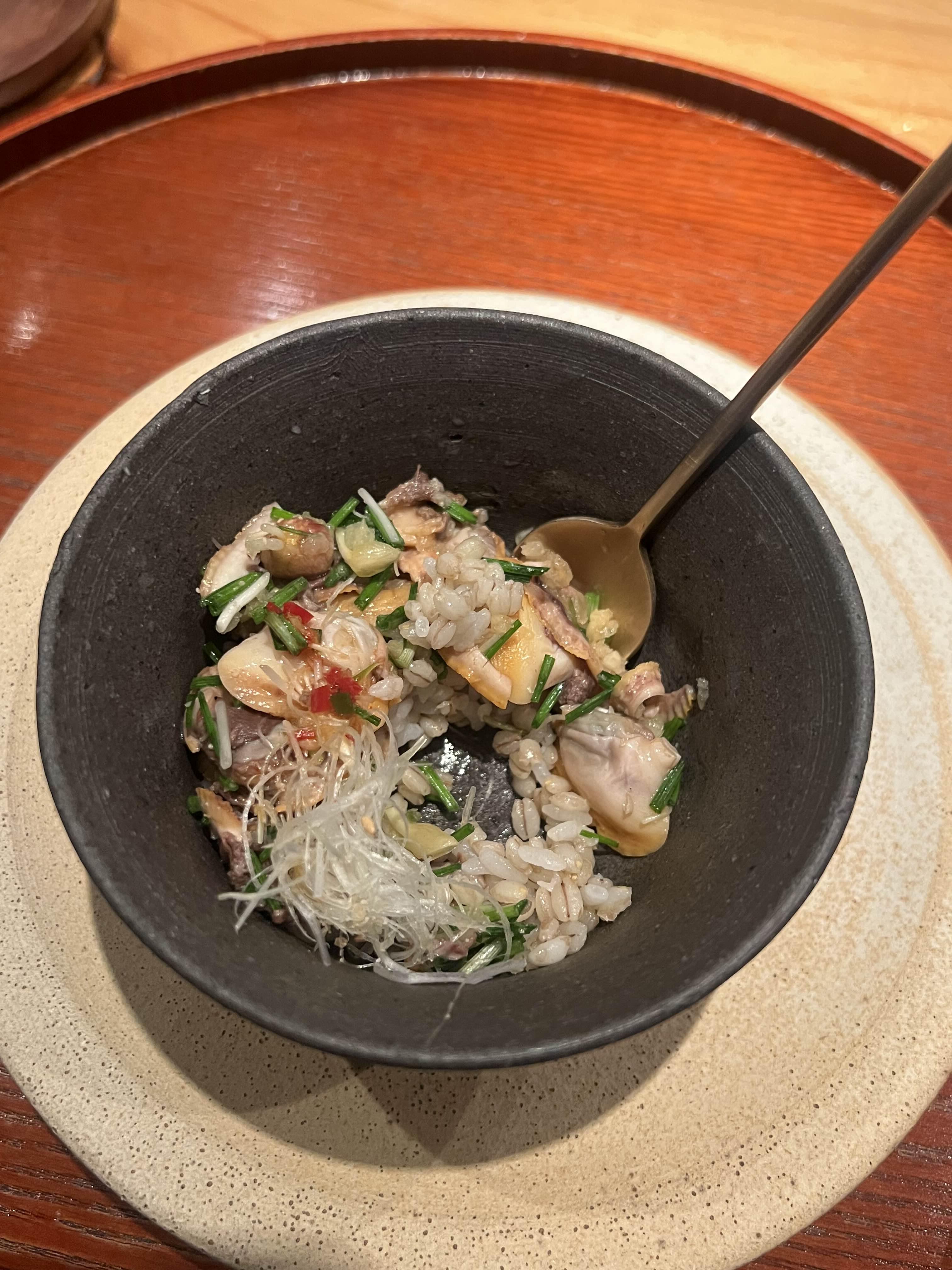 뜻한바에서 나온 꼬막 비빔밥 정갈하고 맛있었음