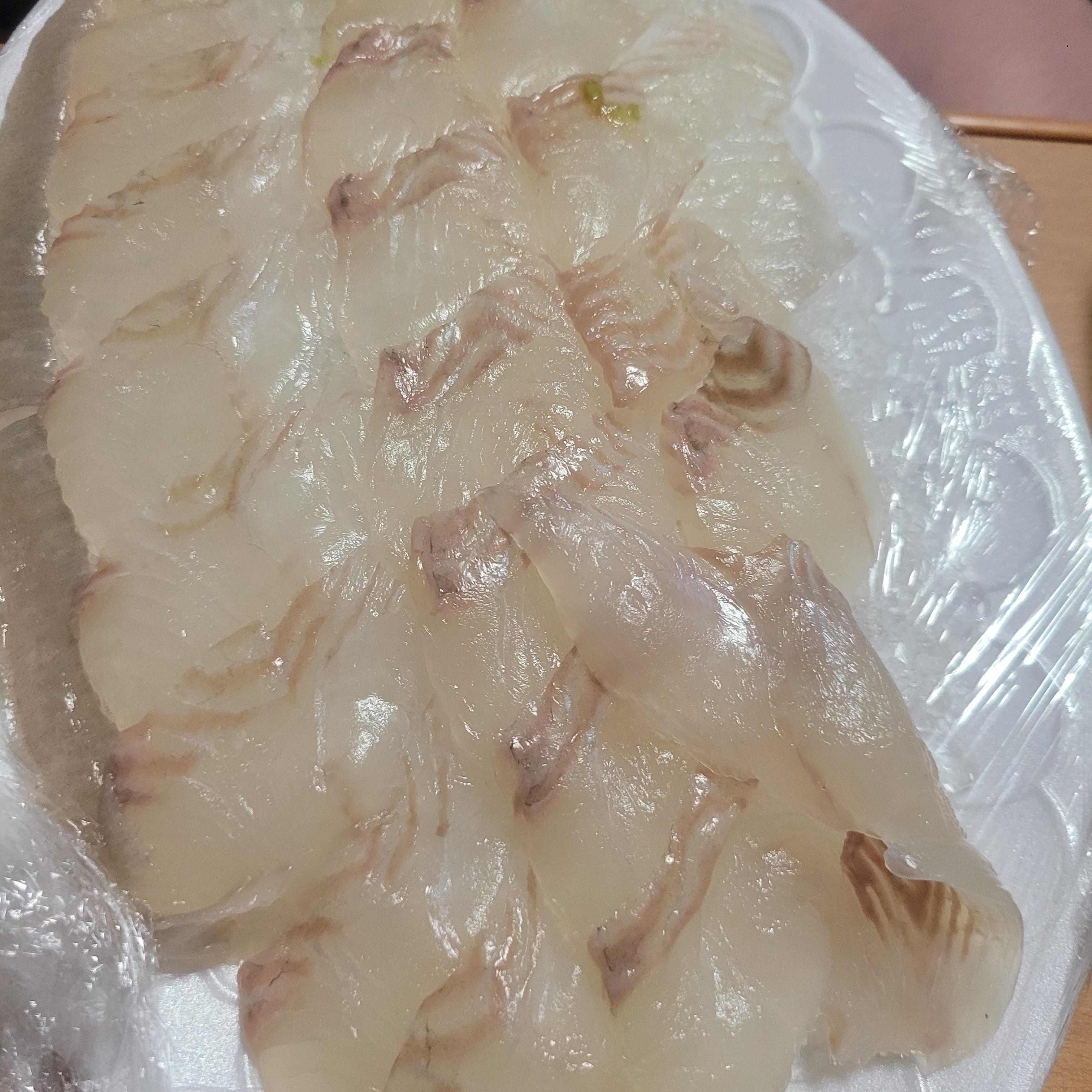  수원 정자동 배달 광명수산 물회랑 광어 회 단촛물 밥도 와서 초밥 만들기~