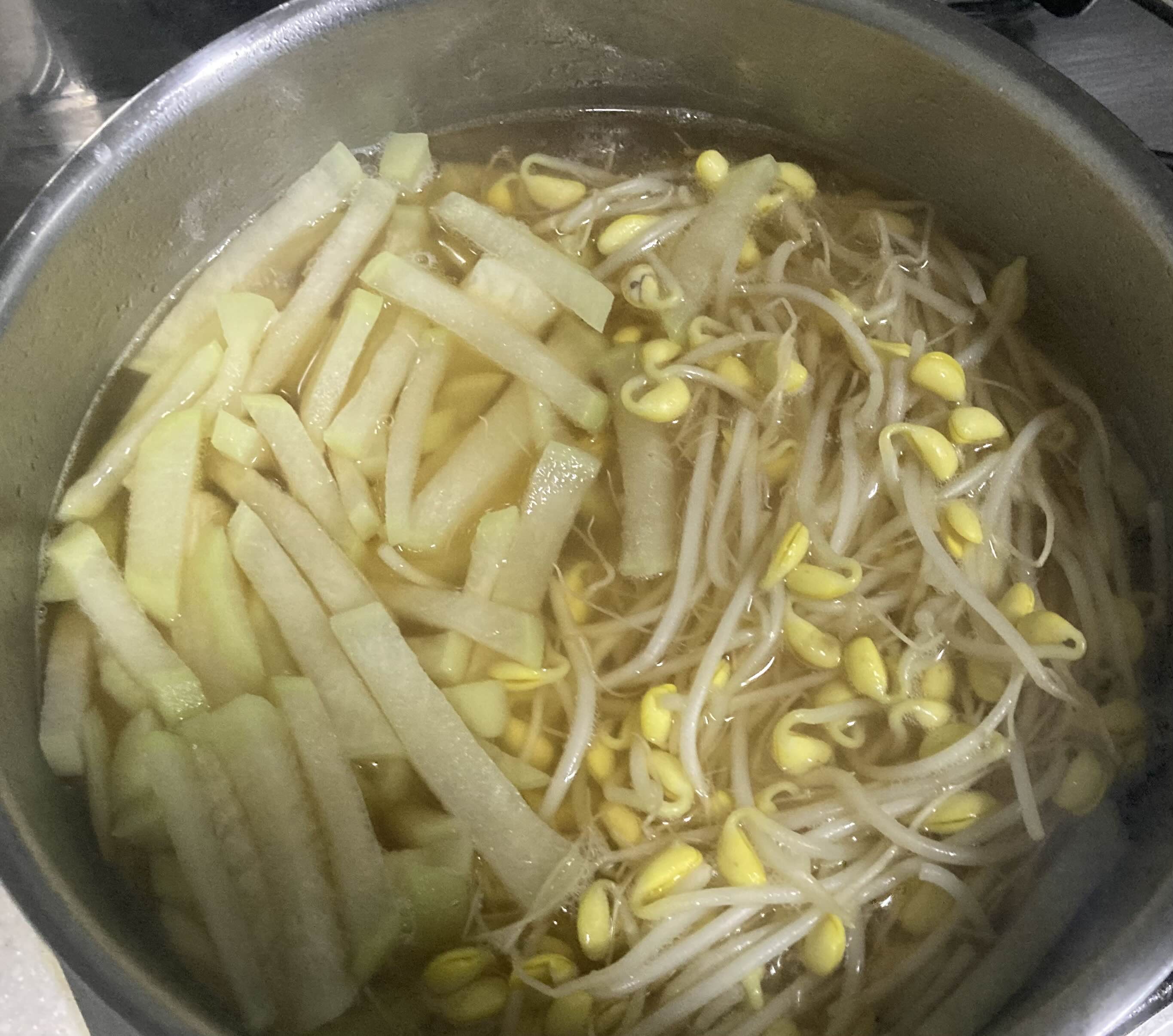  엄마의 레시피 - 콩나물 무국/ 콩가루 냉이국