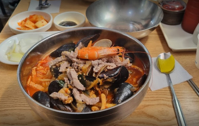로컬식탁 군산 3대 짬뽕집 고기짬뽕 고추짬뽕 콩나물짬뽕 중국집 위치 로컬식탁 군산 3대 짬뽕집 고기짬뽕 고추짬뽕 콩나물짬뽕 중국집 위치