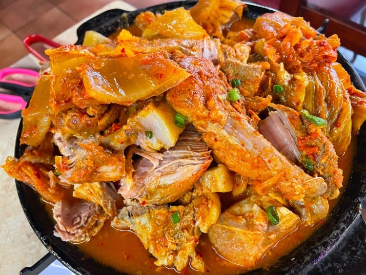 솥뚜껑식당 이미지
