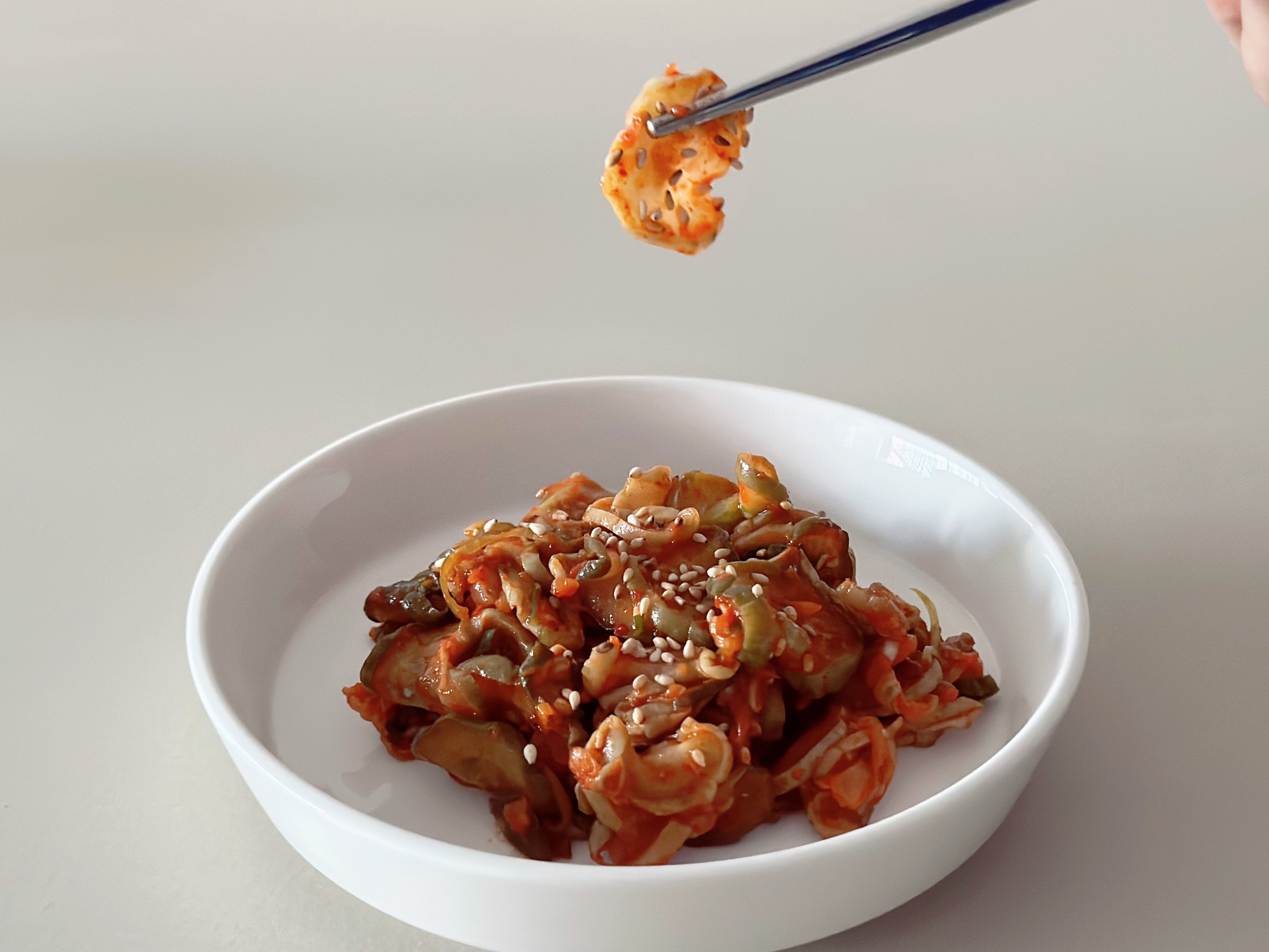 새콤달콤! 오독오독! 입맛 도는 여름 반찬 '오이지무침' 레시피