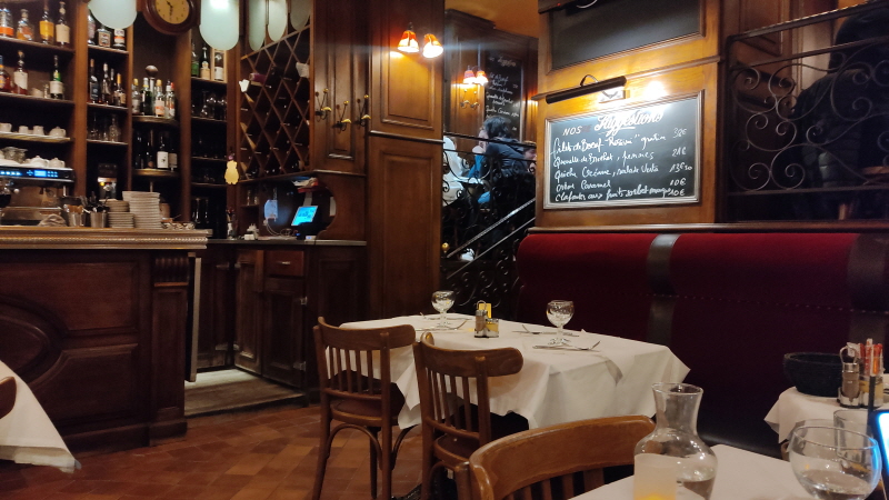  달팽이요리 에스까르고 양파수프 갈비찜 먹었던 'Le Bistro Marbeuf'