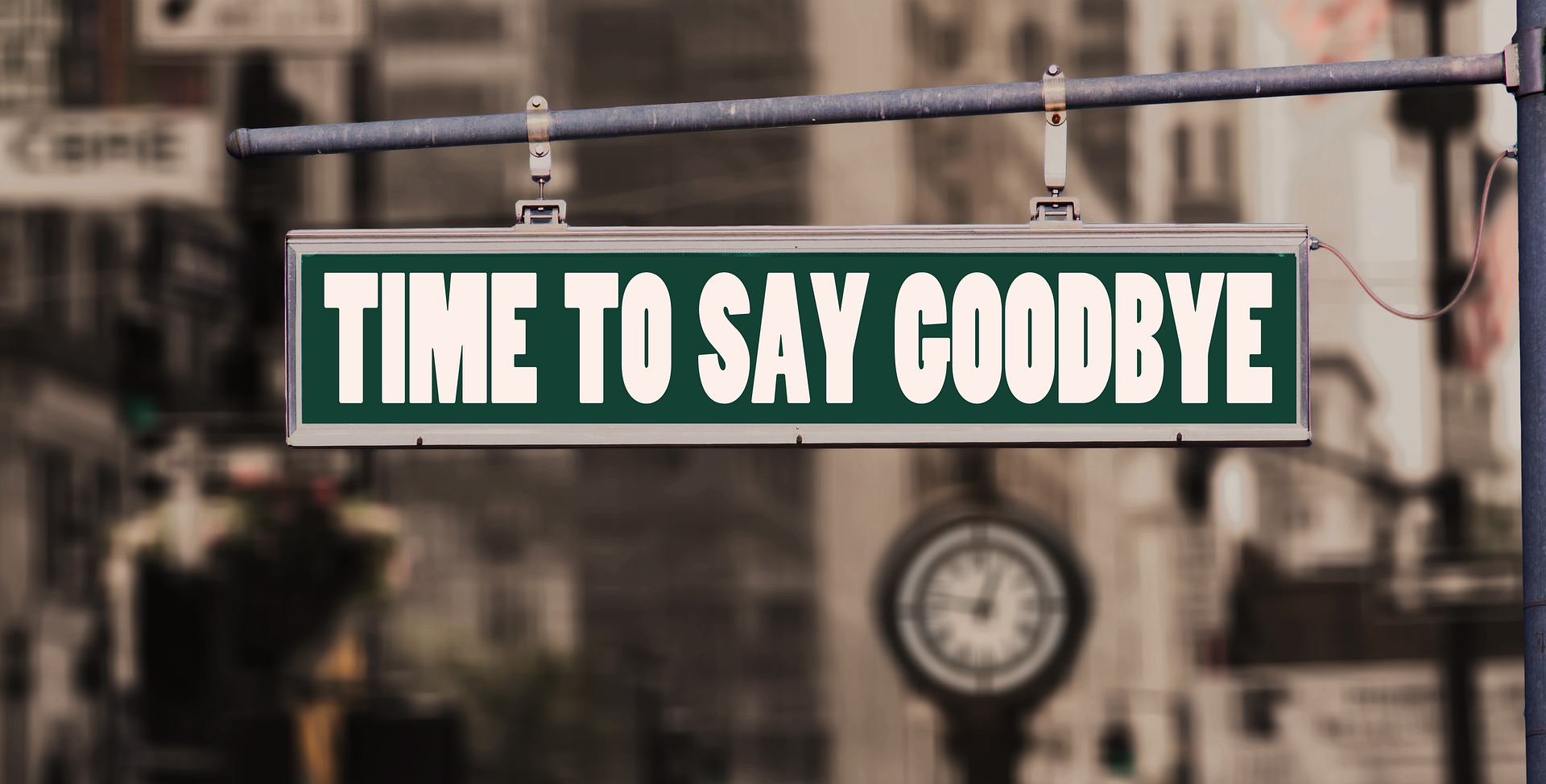 Time to say goodbye라고 적혀 있는 문구