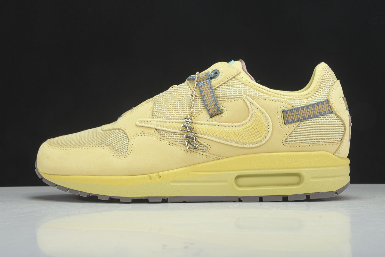  [NIKE x TRAVIS SCOTT] H12 나이키 X 트래비스 스캇 에어 맥스1 칵투스 잭 새턴 골드 SATURN GOLD DO9392-700