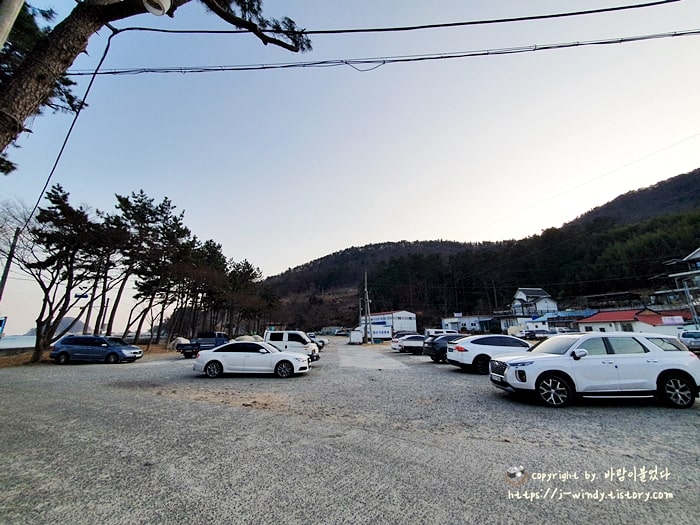 주차장이 상당히 넓다