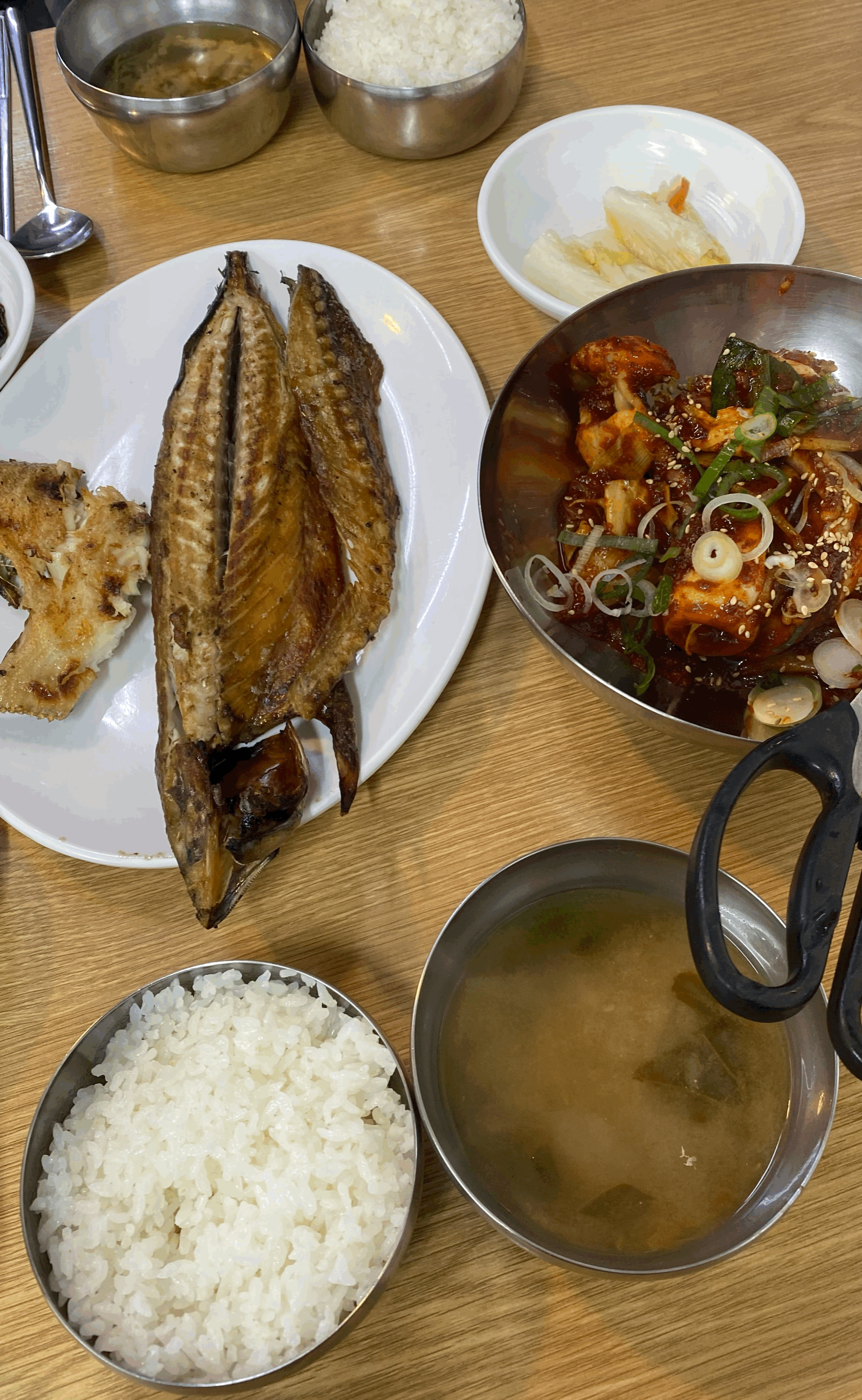  <전주집> 동대문종합시장 로컬 맛집! 생선구이와 통통한 오징어볶음