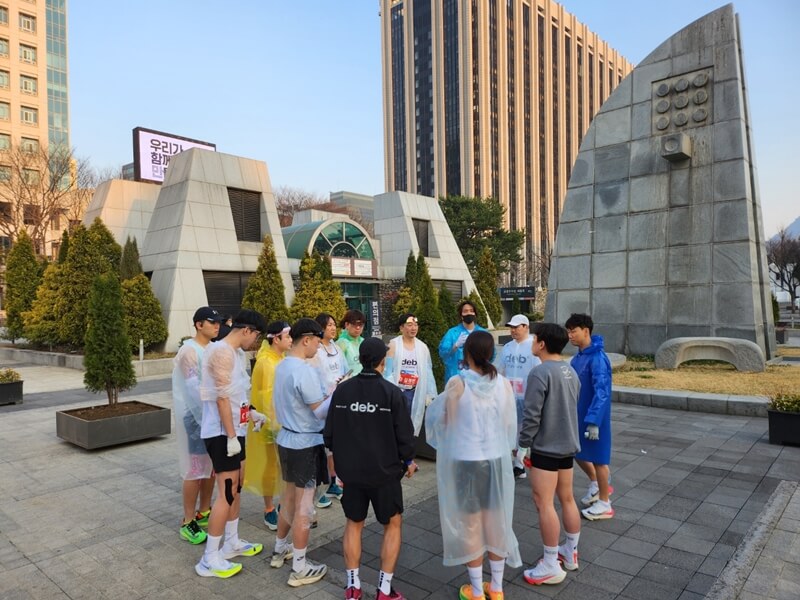 출발전-화이팅으로-기운을돋우는-DEBRUNNERS