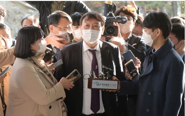  윤석열 총장 여론조사