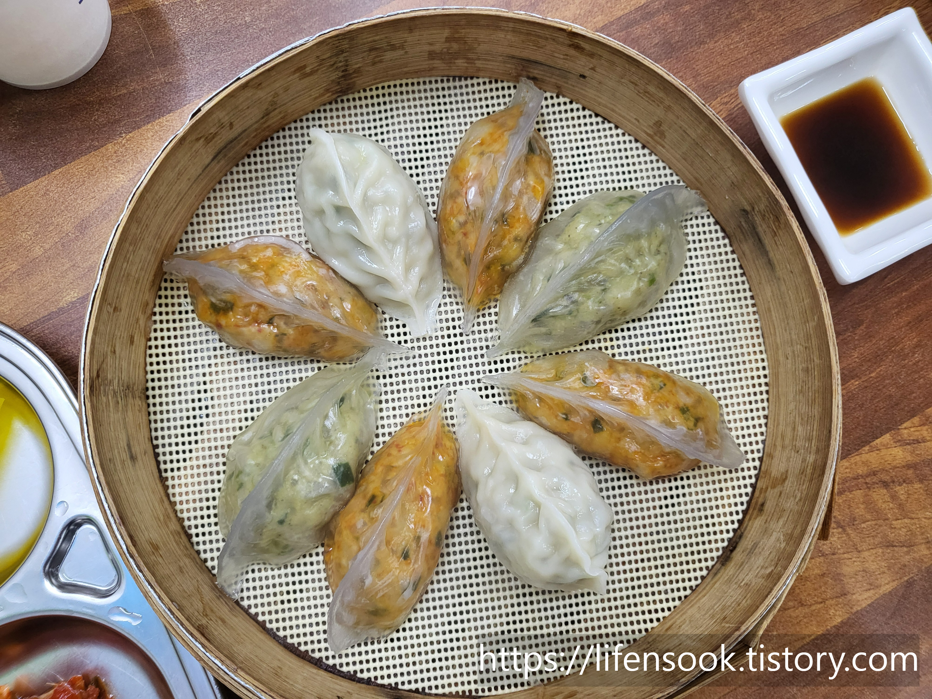 민속촌칼국수 반반만두