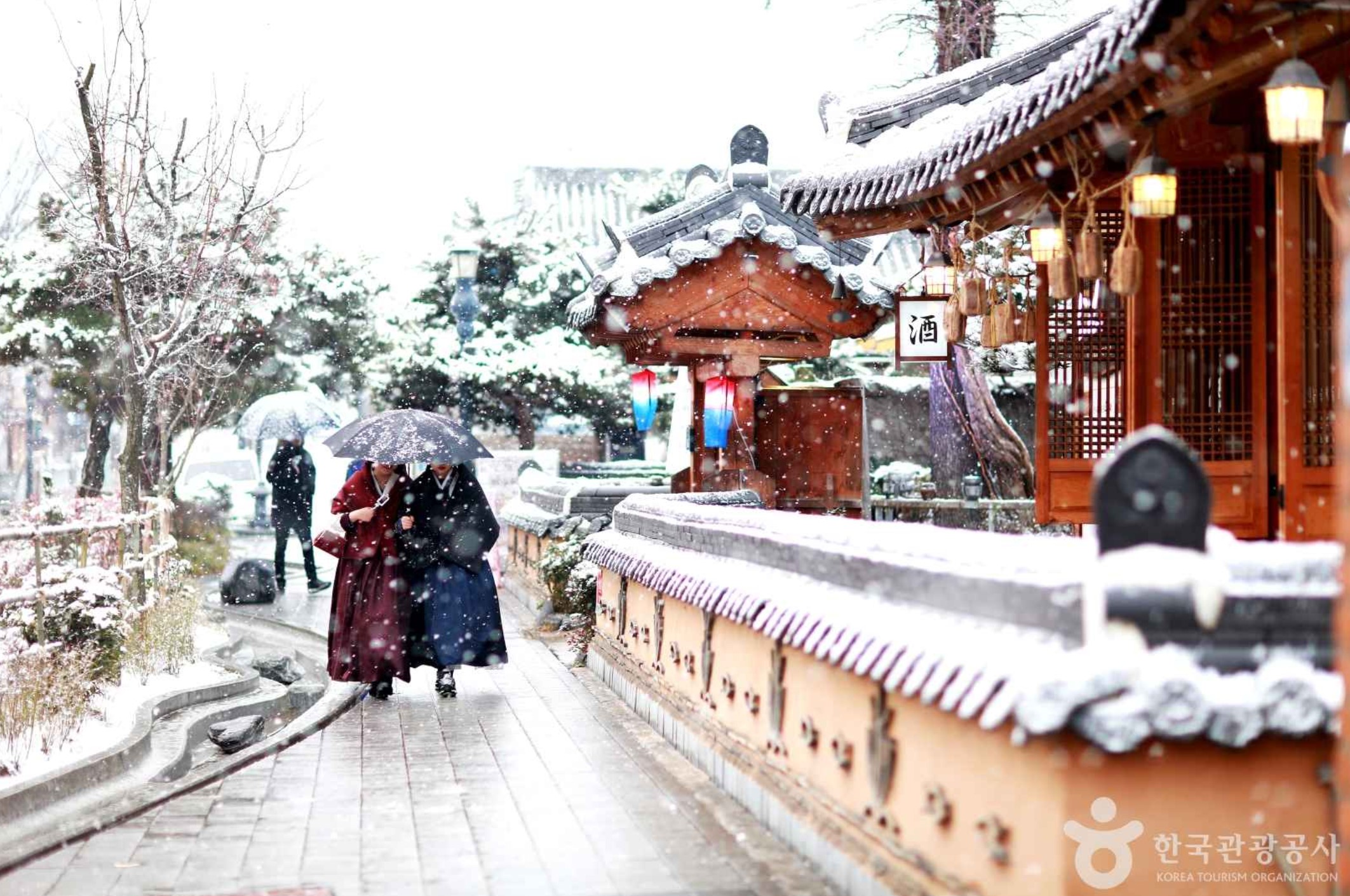 전주한옥마을의-겨울