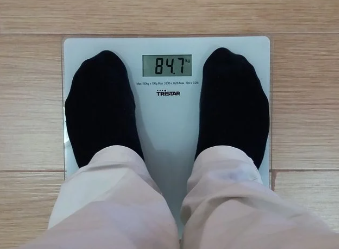 체중계-84.7kg