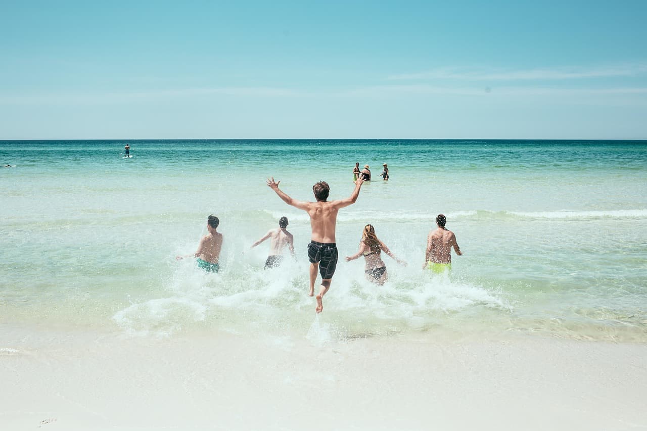 🏖️ 여름 휴가 바다 여행지 추천 BEST 5 – 가족, 커플, 친구 누구와 가도 좋은 국내 바다 명소