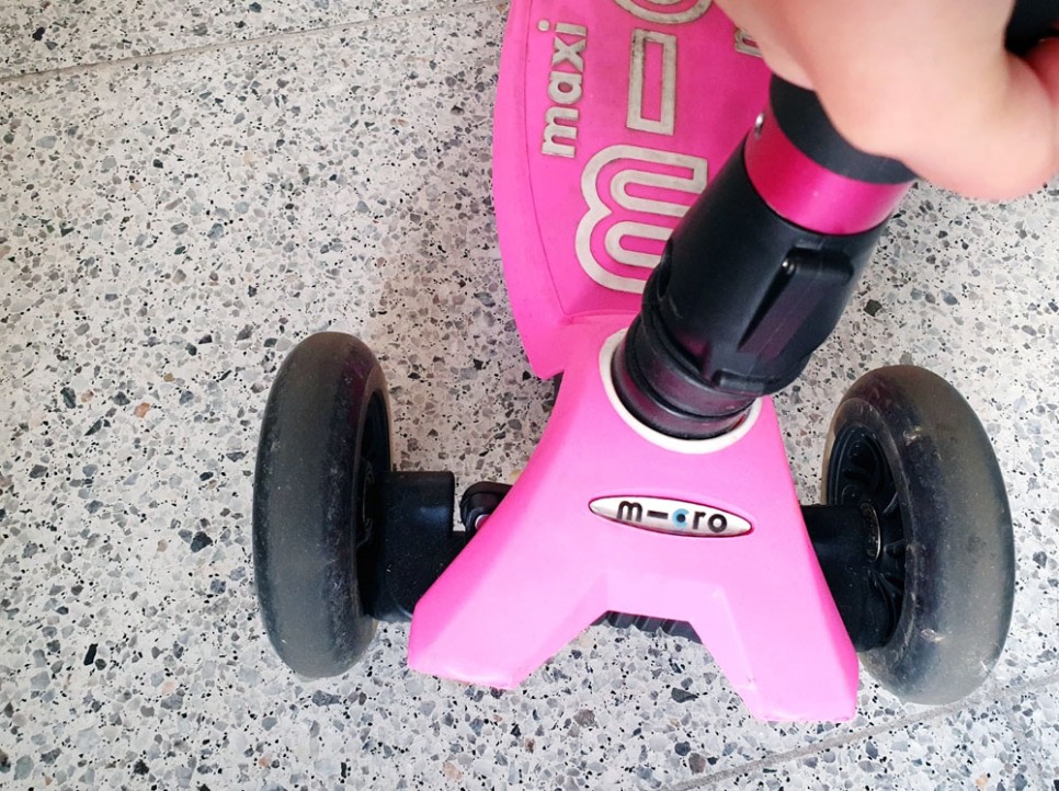 매장구매&6개월사용 리뷰(feat.교통사고ㅠㅠ) 마이크로킥보드 맥시T 폴더블 디럭스 쇼킹핑크 4