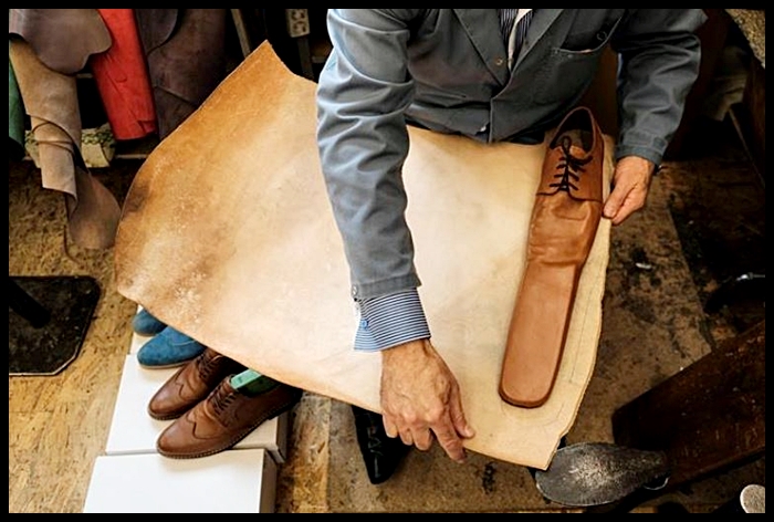 루마니아 구두 명장이 만든 사회적 거리두기 신발