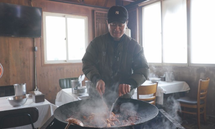 솥뚜겅-매운탕-바비큐-닭도리탕