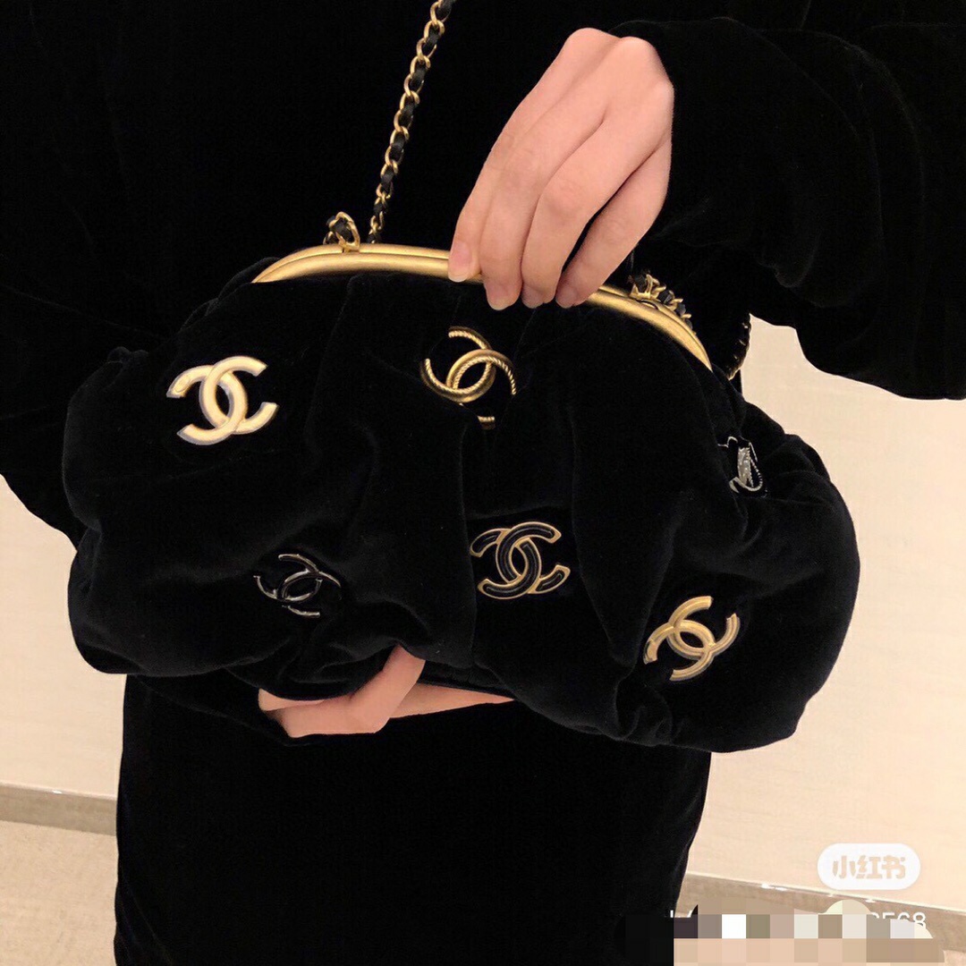  [CHANEL] 샤넬 디어 클라우드백 (2 TYPE)