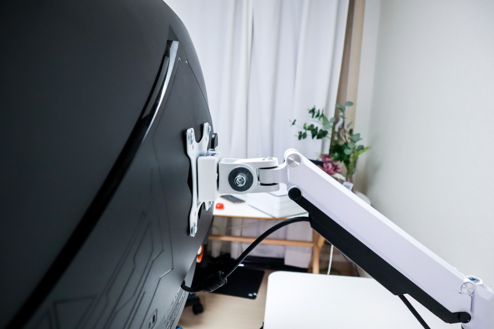 카멜 CMA2P 가성비 괜찮을까? 데스크셋업에 꼭필요한 32인치 모니터암 9