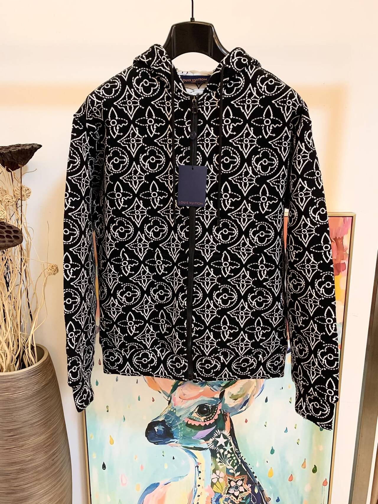  [LOUIS VUITTON x NBA] 루이비통 X NBA 스트러티직 플라워 퀼티드 후드 집업 1A8X0T