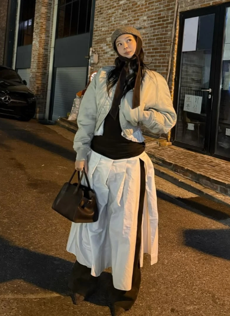 제니의 치마+바지 스타일