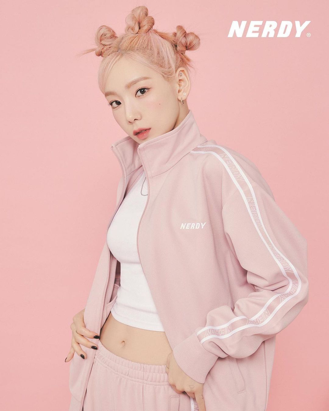  소녀시대 태연 NERDY 캐쥬얼 패션 화보 사진