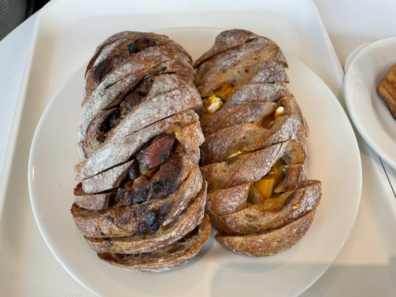 분위기 신상 카페 충주 베이커리 바위의 따뜻한 13