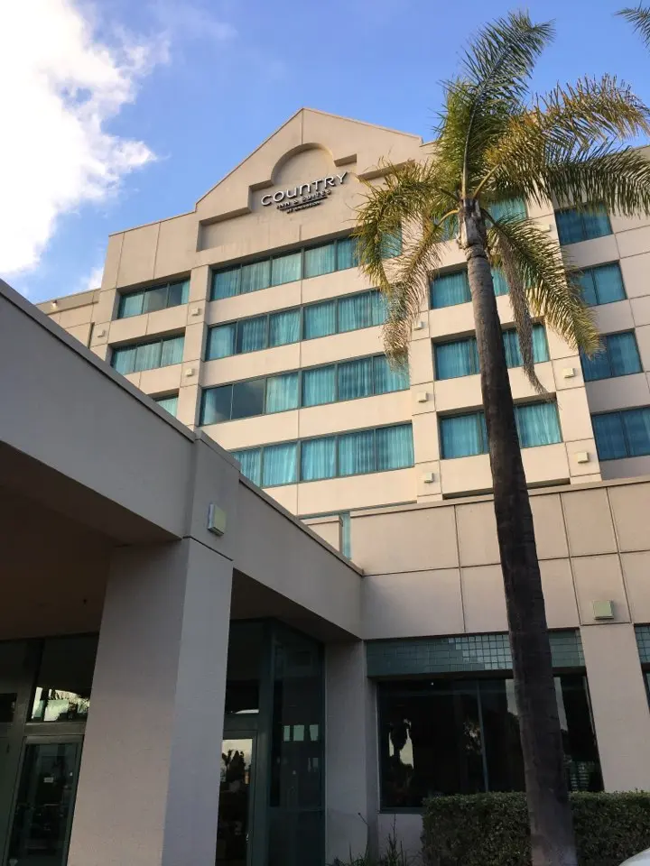 Country Inn&amp; Suites 정면