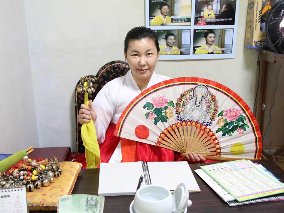  서울점집 명동점집 왜 사람들이 여기에 몰릴까