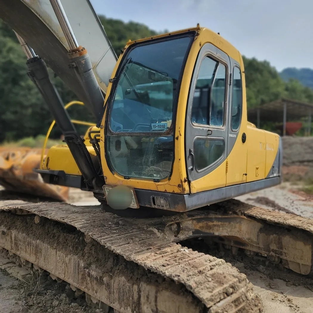  볼보 EC240LC 2001년식 2100만원 판매합니다.