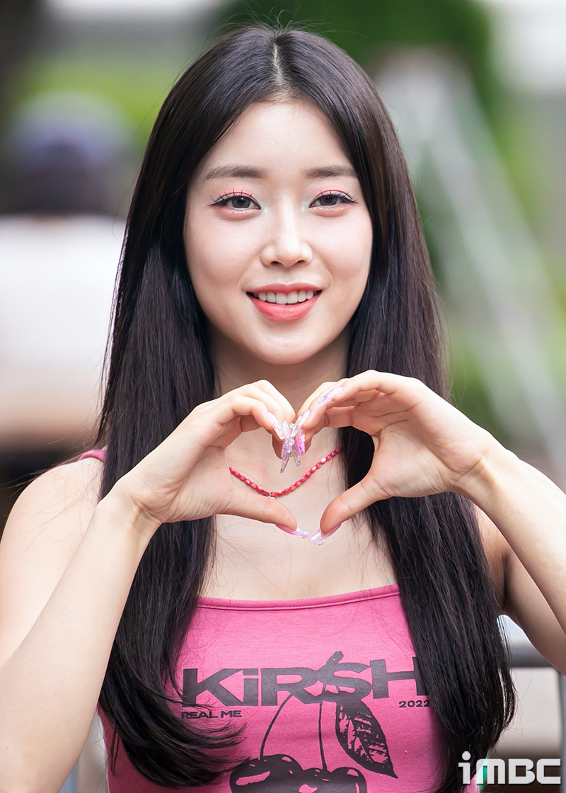 수민 스테이씨 나이 프로필 키 고화질 레전드 화보 인스타 과거 gif 움짤 mbti