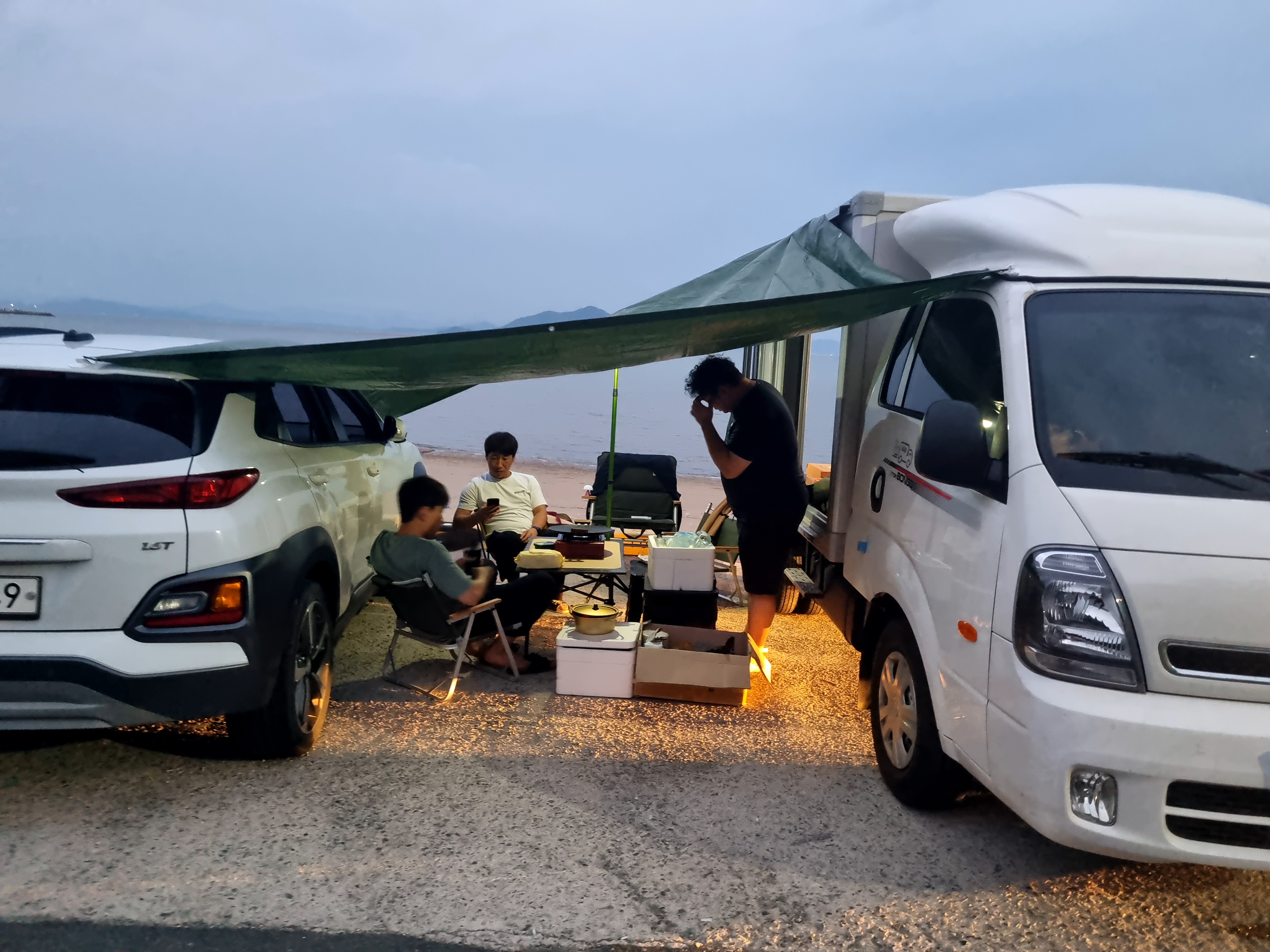  남해바다로 떠나는 즉흥여행 노지캠핑 수문해수욕장 여행중입니다
