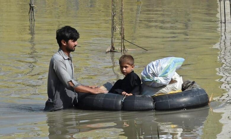 [세계는 지금] 파키스탄 대홍수: 국토의 3분의 1 물에 잠겨 VIDEO: Pakistan floods: One third of country is under water - minister