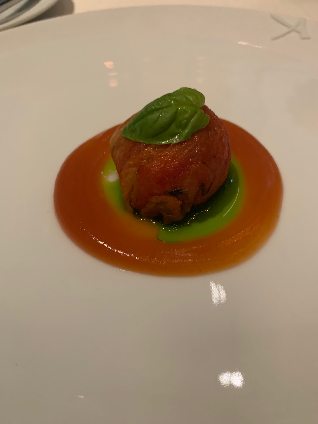 토마토 콩피로 감싼 파타고니아 새우