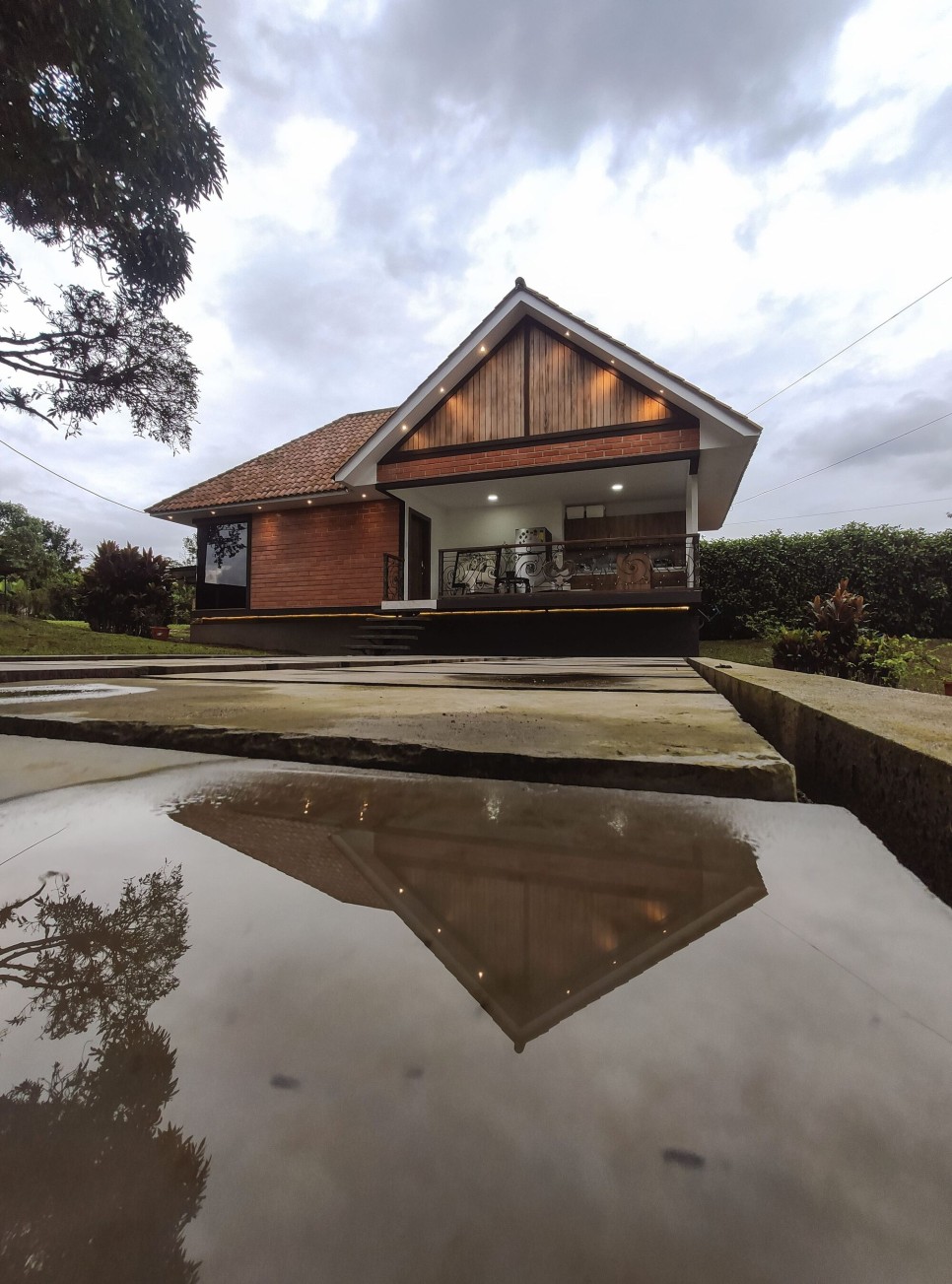 구조의 홀리데이 홈, Casa PR21008 by Engawa Archlab 포치 겸 거실? 이런 집 처음이야! 독특한 6