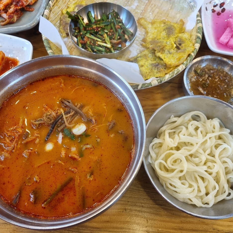 화담국수 이미지