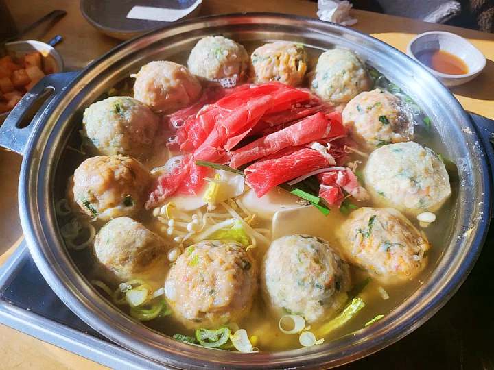  토요일은 밥이좋아 시흥 물왕저수지 만두전골 맛집 굴림만두 만두 강정 추천 토밥좋아 위치