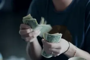 돈