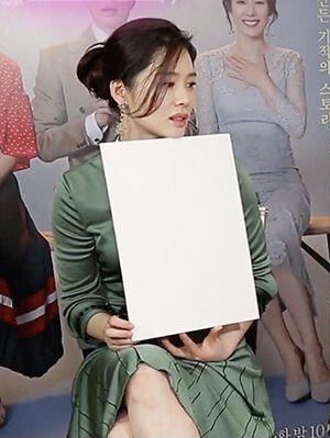 김연주 녹색드레스 사진