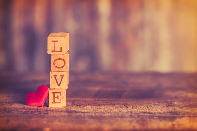  Love is....  다 이기는 게임