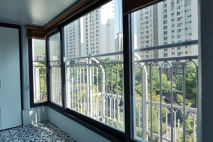 비용은 어떻게 되나요? 베 란다샷시 교환 4