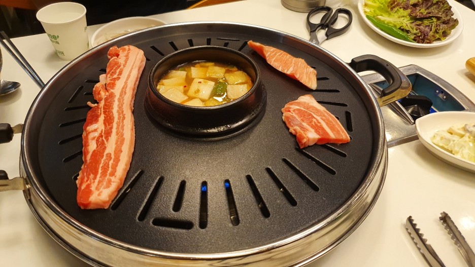  원래 국밥은 LA국밥 피자는 강원도 피자가 제일 맛있다! 먹어보자 운정 김포 축산!!