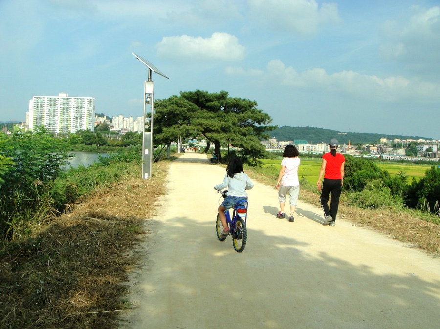 서호 축만제 제방