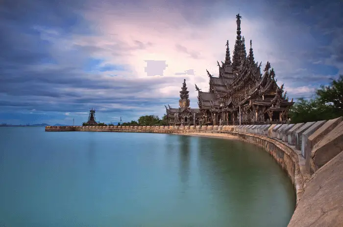 진리의 사원 Sanctuary of Truth (source: www.tripsavvy.com/)]