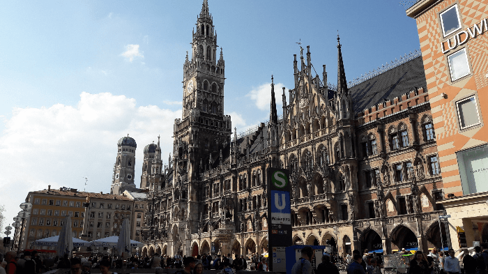마리엔 플라자 Marienplatz